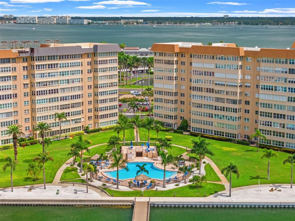 5108 BRITTANY DRIVE S UNIT 506 ST PETERSBURG, FL 33715