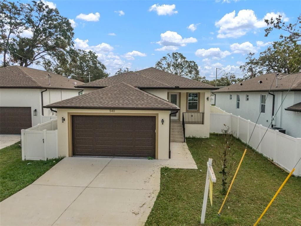 5411 N FOREST HILLS DRIVE