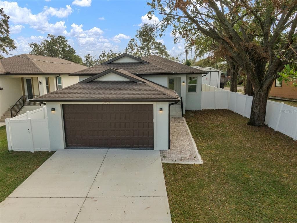5409 N FOREST HILLS DRIVE