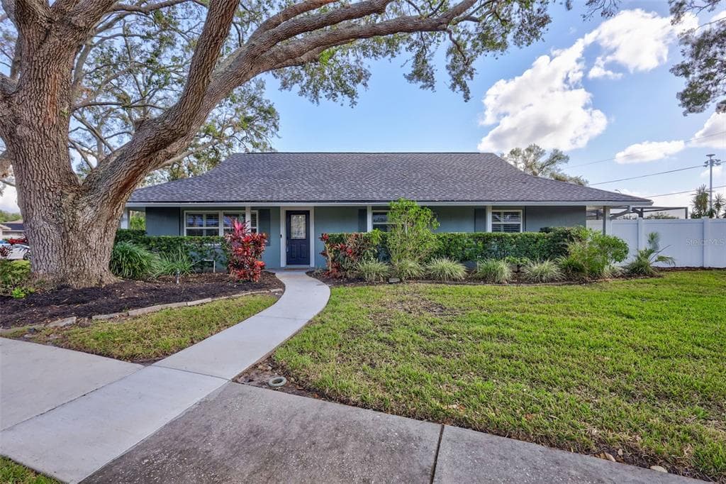 9598 103RD AVENUE SEMINOLE, FL 33777