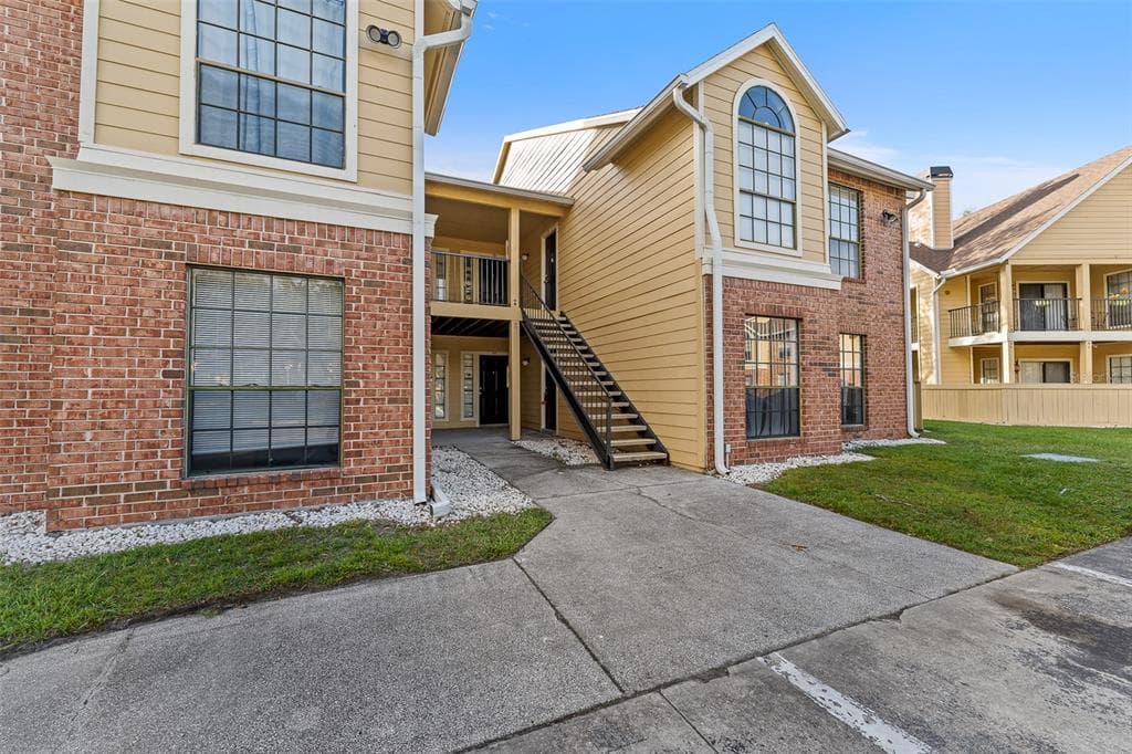 8625 FANCY FINCH DRIVE UNIT 203 TAMPA, FL 33614