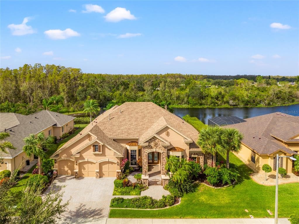 3047 LYNWOOD COURT