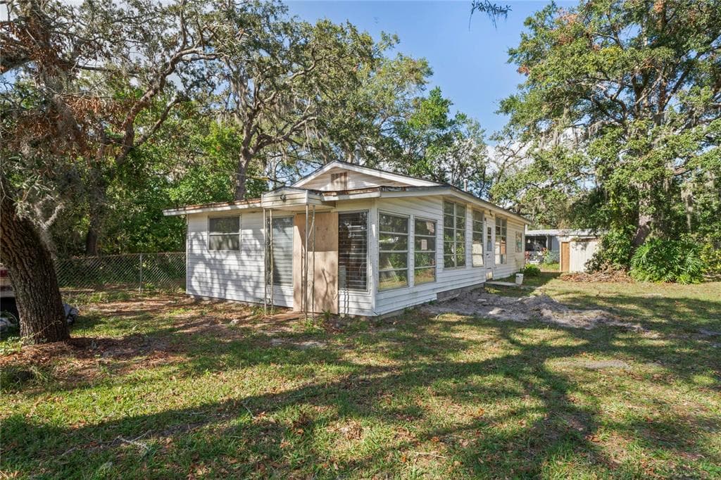9305 KIOWA DR NEW PORT RICHEY, FL 34654