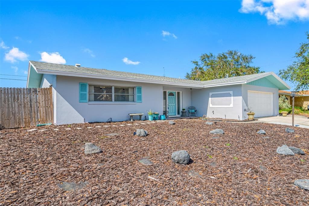 1388 HILL DRIVE LARGO, FL 33770