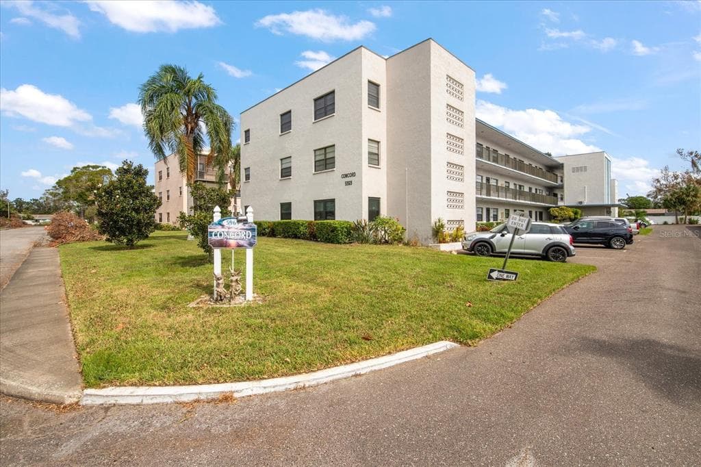 5969 TERRACE PARK DR N UNIT 202 ST PETERSBURG, FL 33709