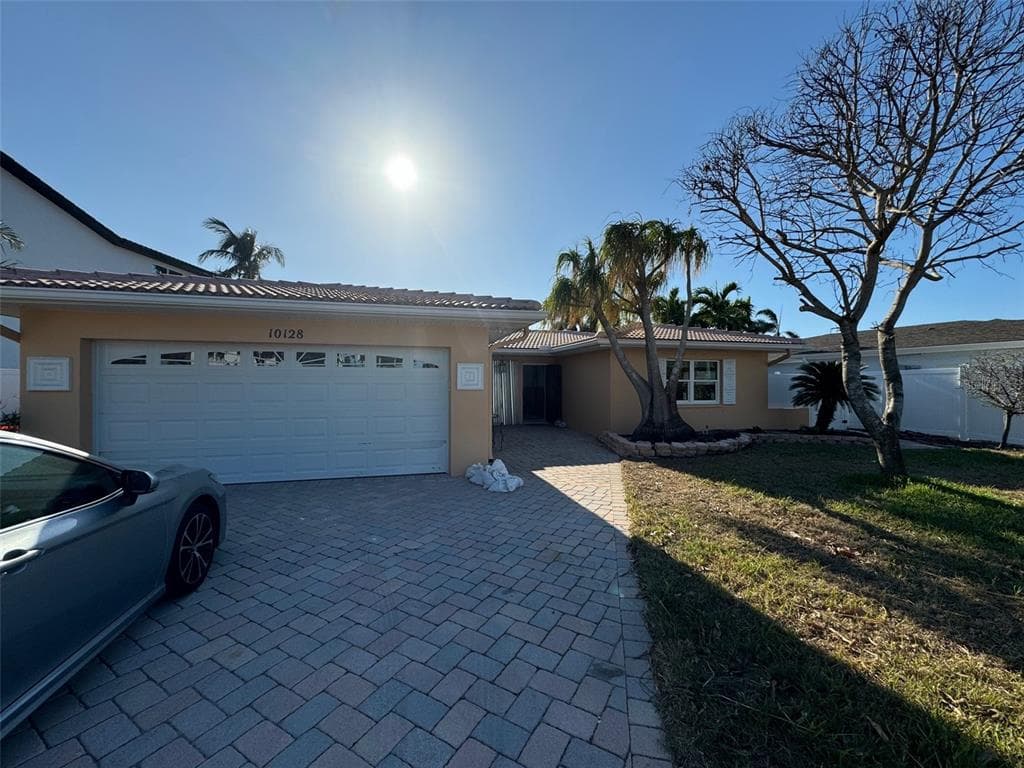10128 YACHT CLUB DRIVE TREASURE ISLAND, FL 33706