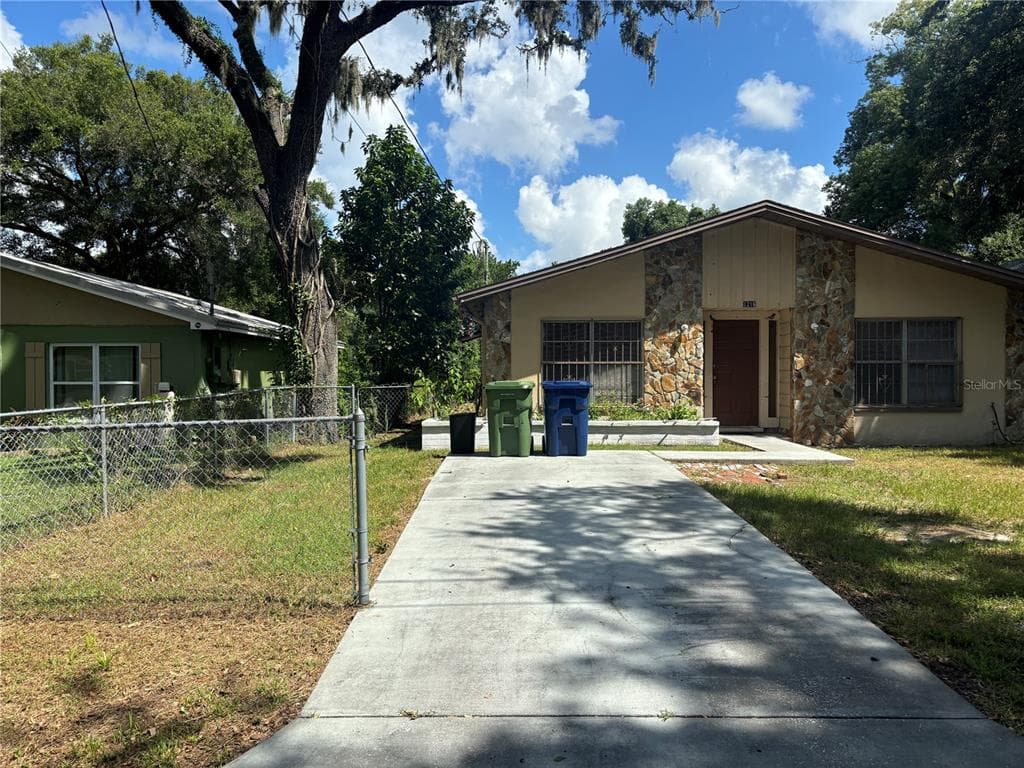 1216 E CAYUGA STREET TAMPA, FL 33603