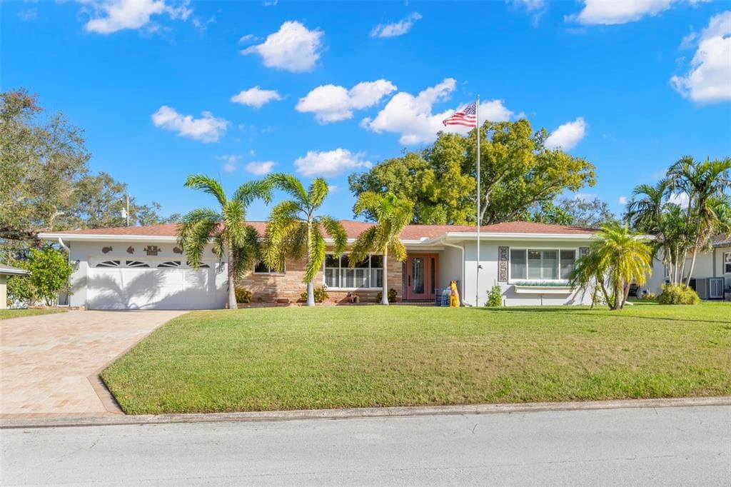 1164 TAYLOR AVENUE DUNEDIN, FL 34698