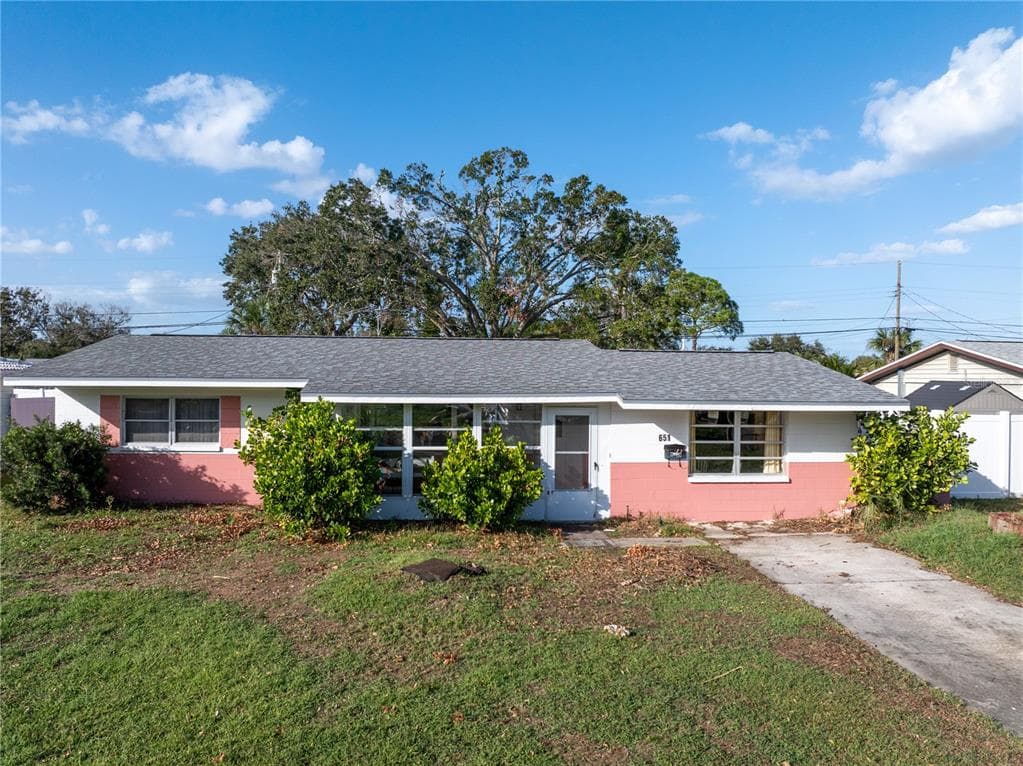 651 42ND AVENUE NE ST PETERSBURG, FL 33703