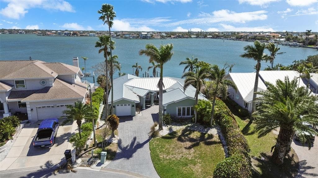 501 HARBOR DRIVE