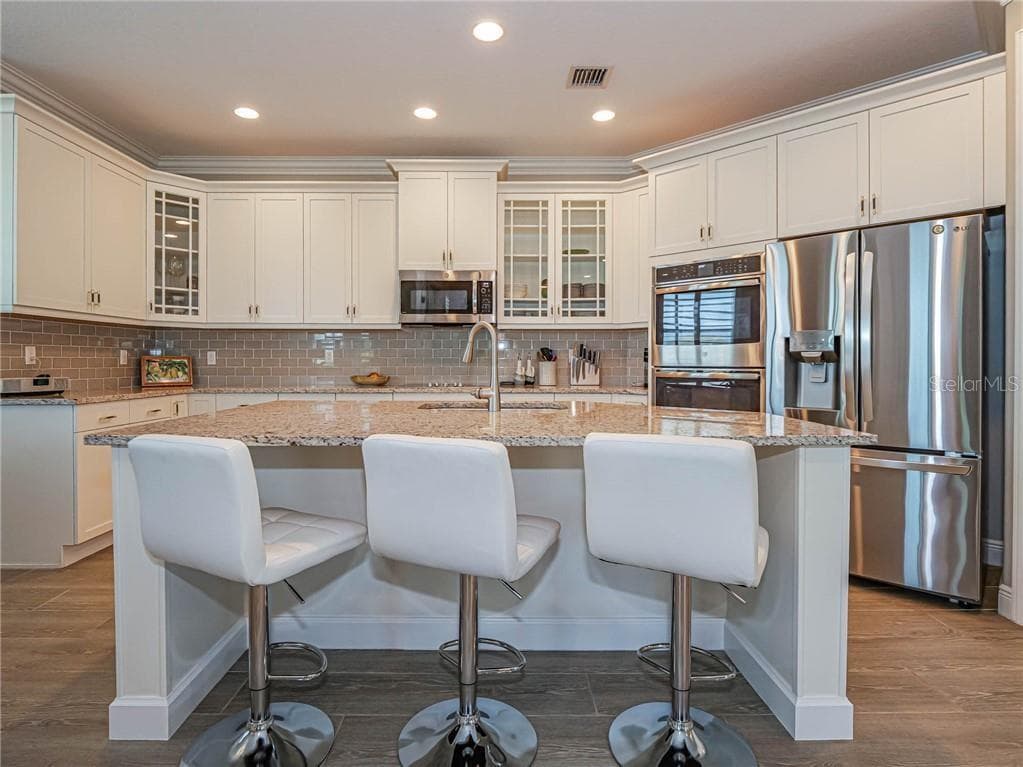 4836 FOUR LAKES CIRCLE SW VERO BEACH, FL 32968