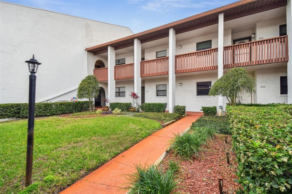 7623 RADCLIFFE CIRCLE UNIT 202A PORT RICHEY, FL 34668