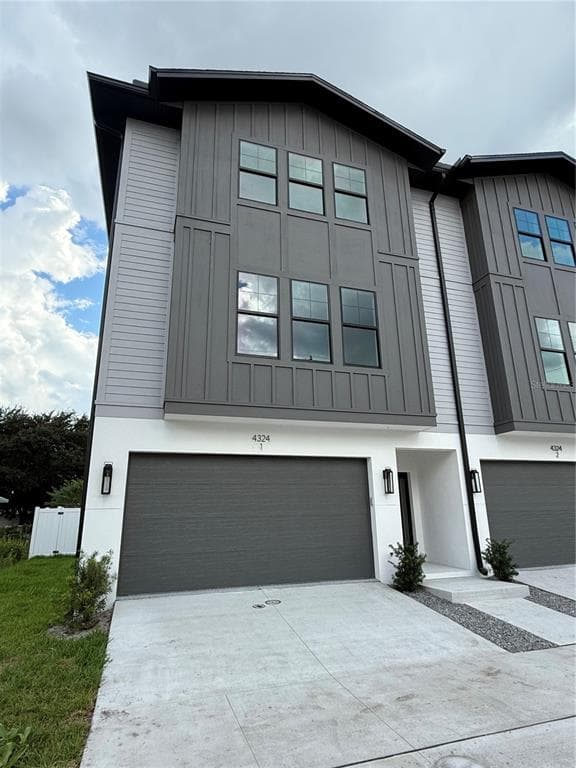 4324 W GRAY STREET UNIT 2 TAMPA, FL 33609