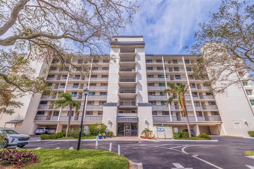 11730 SHIPWATCH DRIVE UNIT 703 LARGO, FL 33774