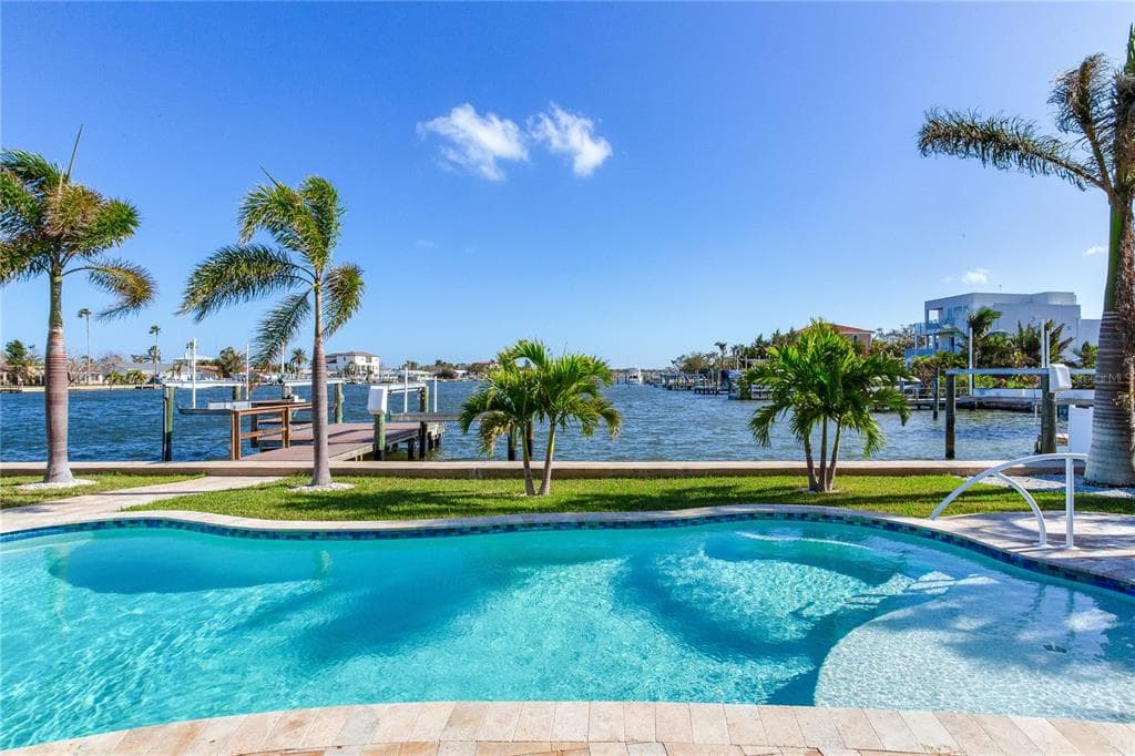 17161 2ND ST E NORTH REDINGTON BEACH, FL 33708