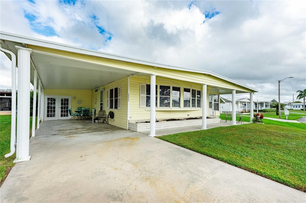 36635 STRAND DRIVE ZEPHYRHILLS, FL 33542