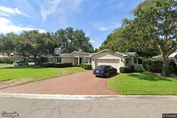 142 BAY POINT DRIVE NE ST PETERSBURG, FL 33704
