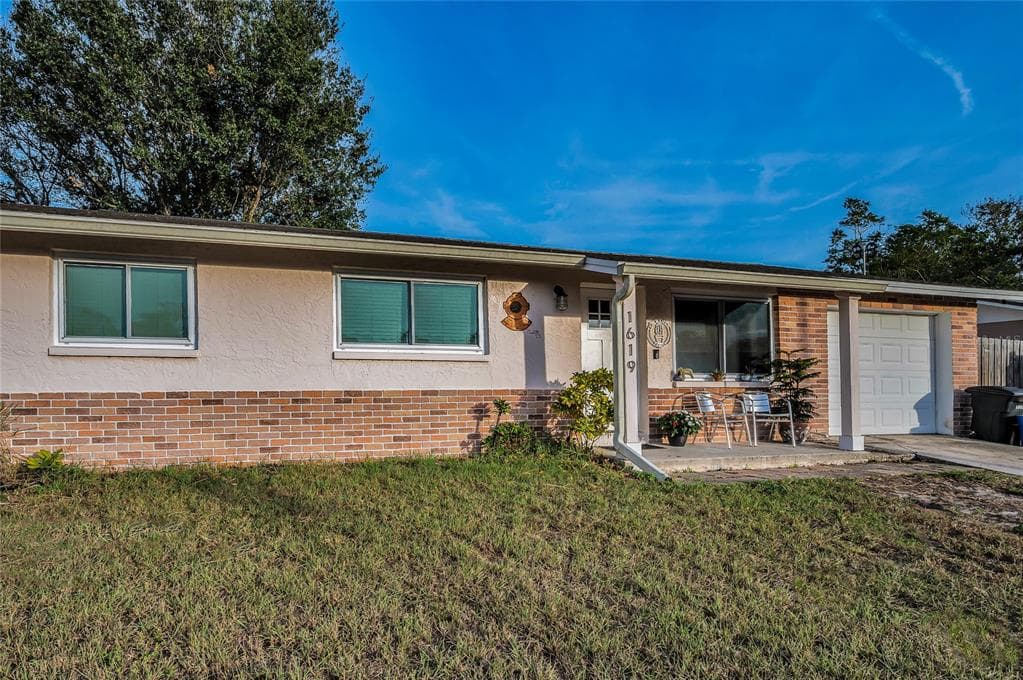 1619 COPPERTREE DRIVE TARPON SPRINGS, FL 34689