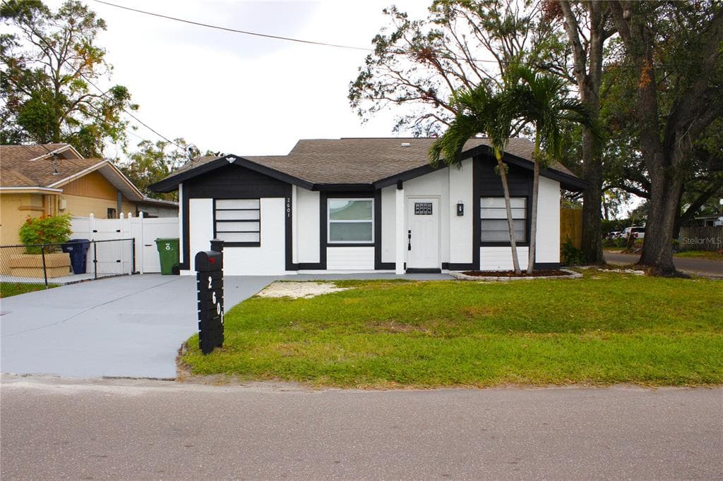 2601 W MOHAWK AVENUE TAMPA, FL 33614