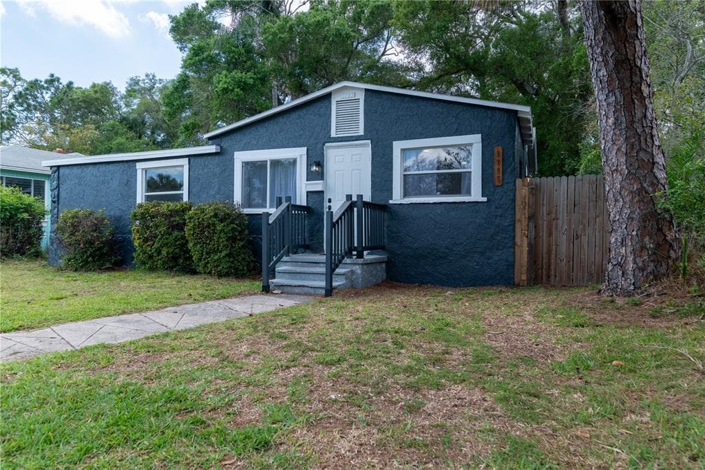1725 FREEMAN STREET S ST PETERSBURG, FL 33701