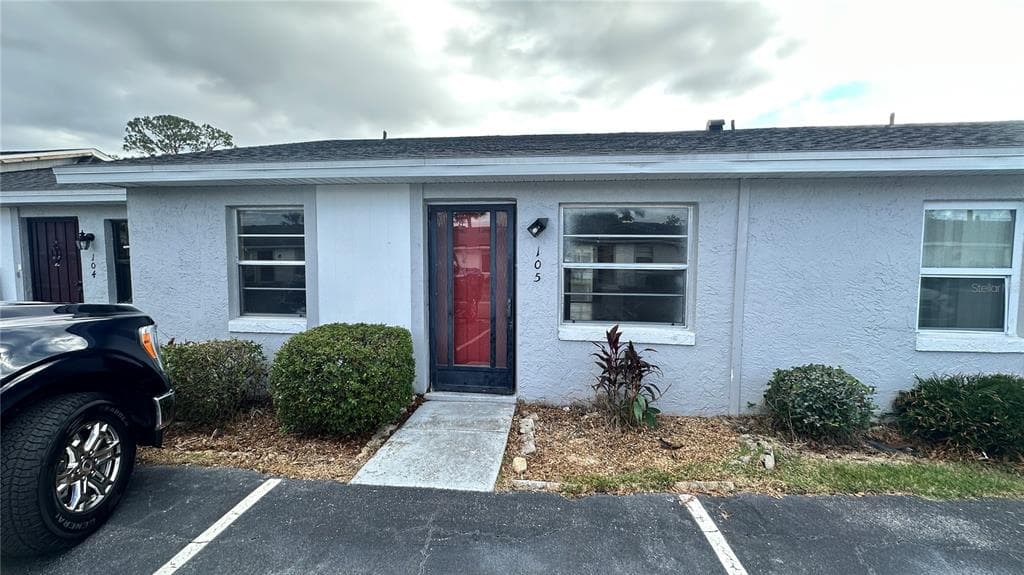 105 LAKE VILLA WAY KISSIMMEE, FL 34743