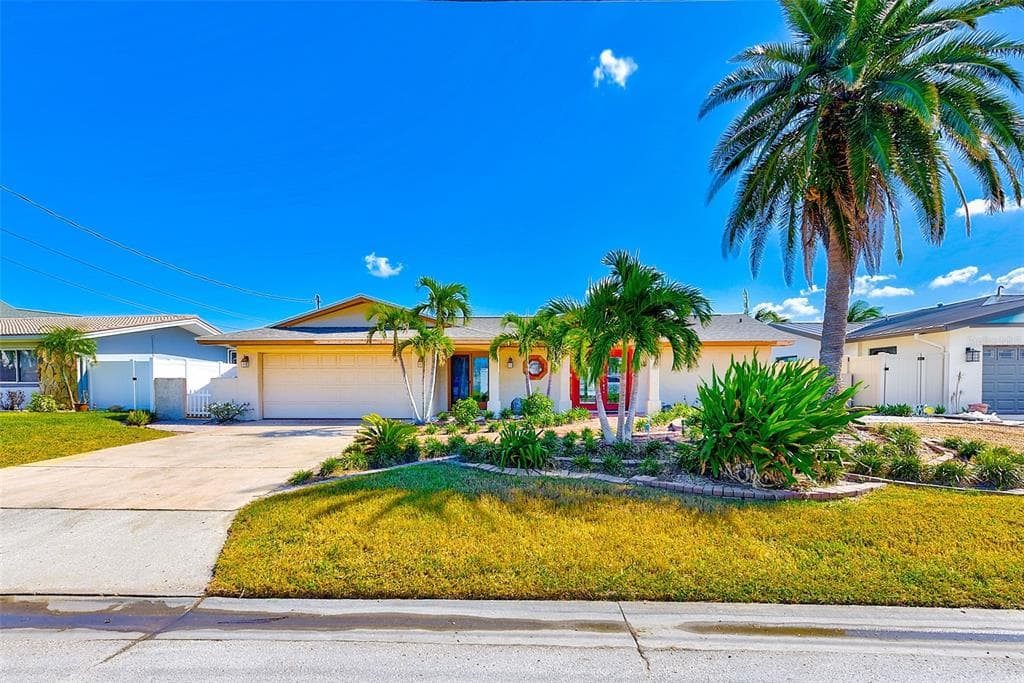475 HARBOR DRIVE N INDIAN ROCKS BEACH, FL 33785