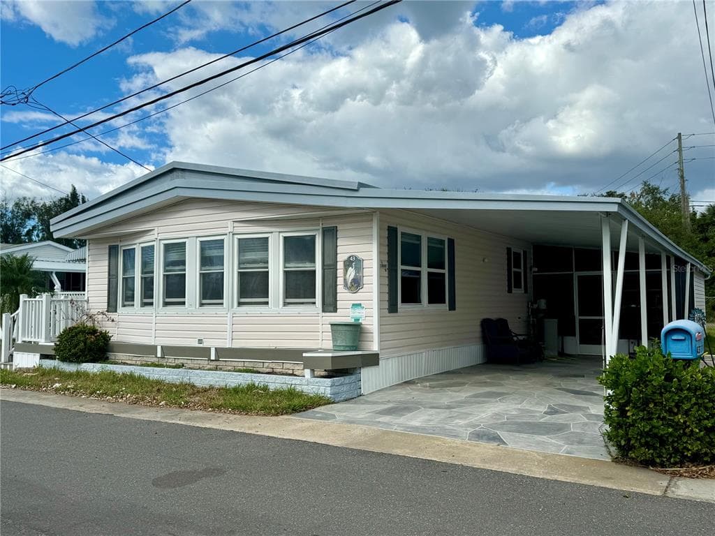43 SCHOONER DRIVE UNIT 43 PALM HARBOR, FL 34683