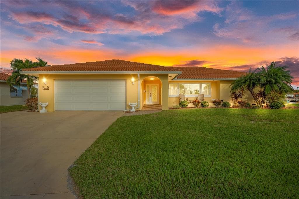 4904 FORESTAY COURT NEW PORT RICHEY, FL 34652
