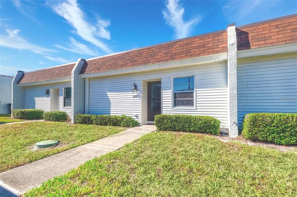9124 MISSION OAKS BOULEVARD UNIT B SEMINOLE, FL 33776