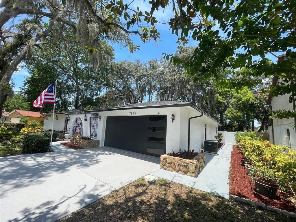 7521 TALL TREE COURT