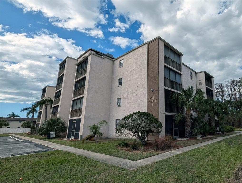 5541 BAY BOULEVARD UNIT 108 PORT RICHEY, FL 34668