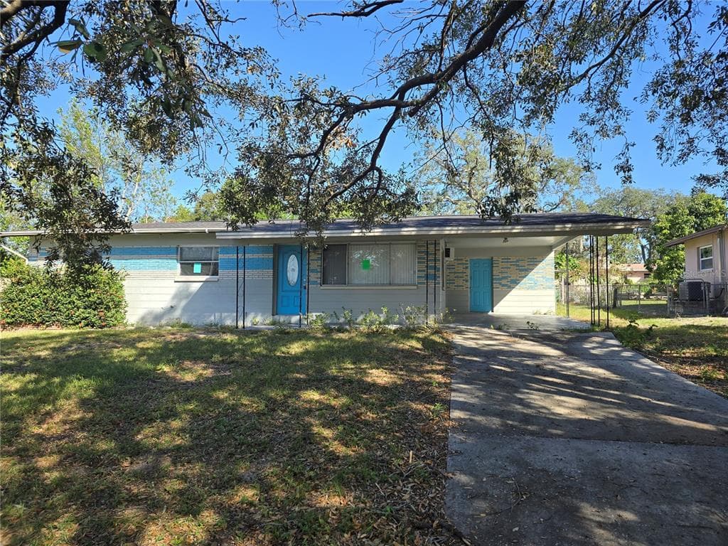 4008 E HANLON STREET TAMPA, FL 33617