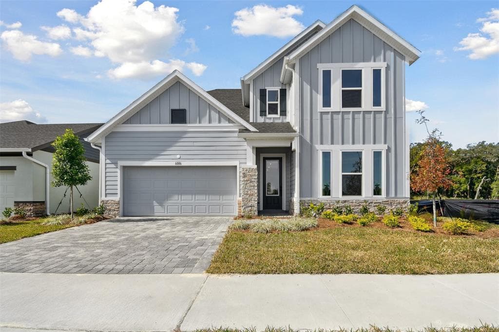 6086 SACRED OAK AVENUE MOUNT DORA, FL 32757