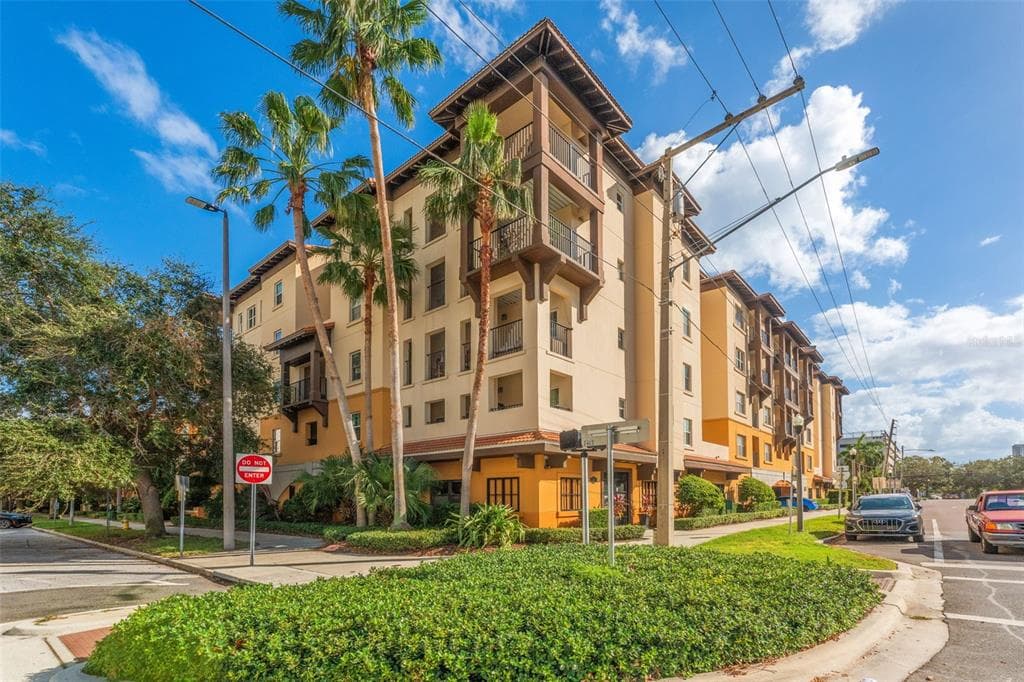 200 4TH AVENUE S UNIT 222 ST PETERSBURG, FL 33701
