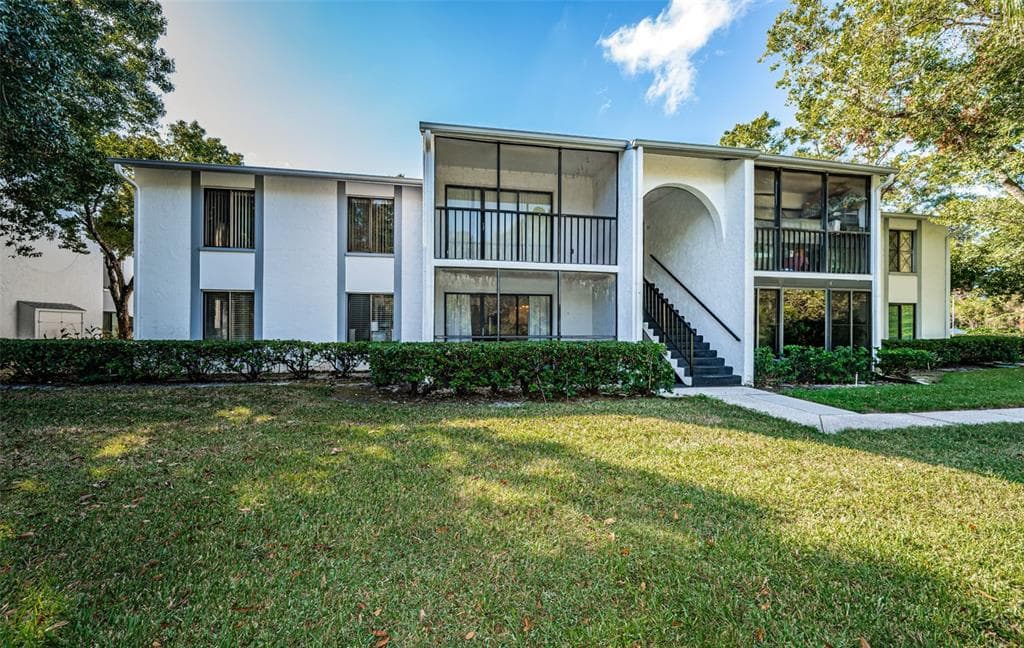 1170 PINE RIDGE CIRCLE W UNIT C1 TARPON SPRINGS, FL 34688