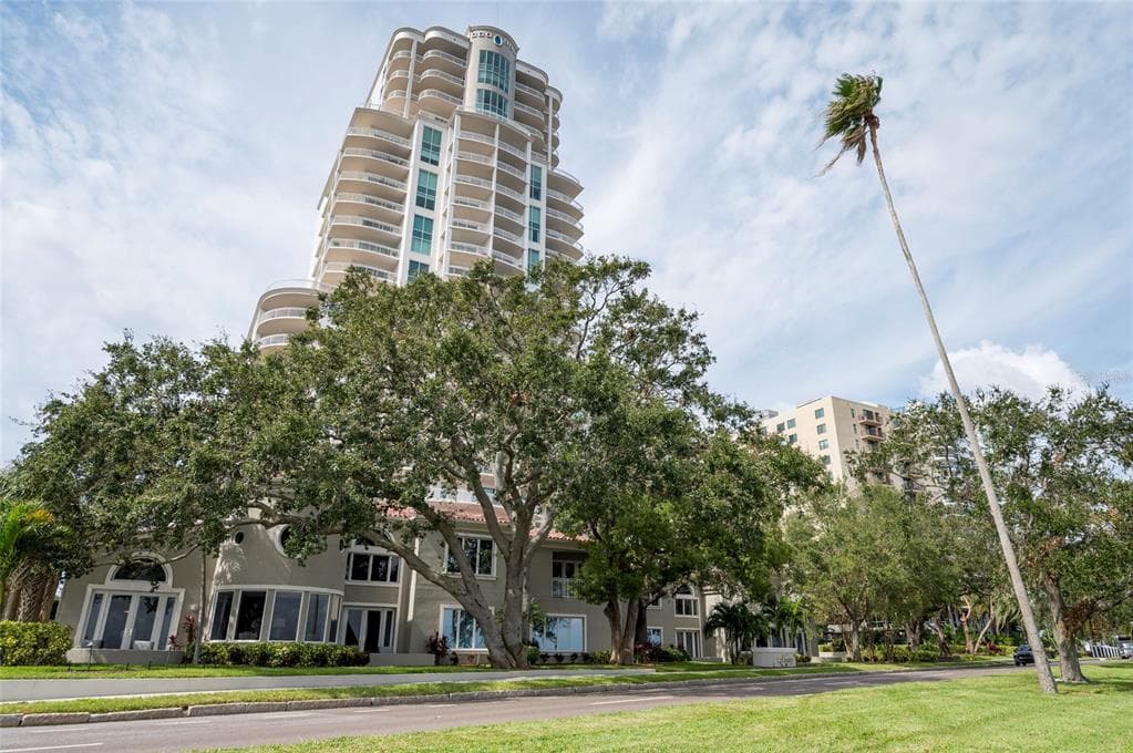 3507 BAYSHORE BOULEVARD UNIT 1003 TAMPA, FL 33629