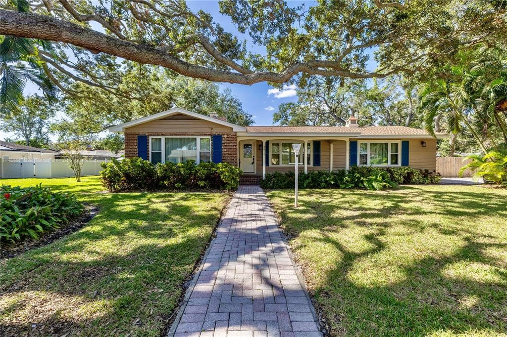 3875 40TH WAY S ST PETERSBURG, FL 33711