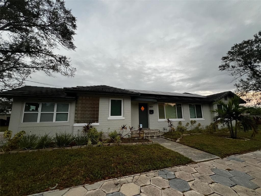 1201 28TH AVENUE N ST PETERSBURG, FL 33704