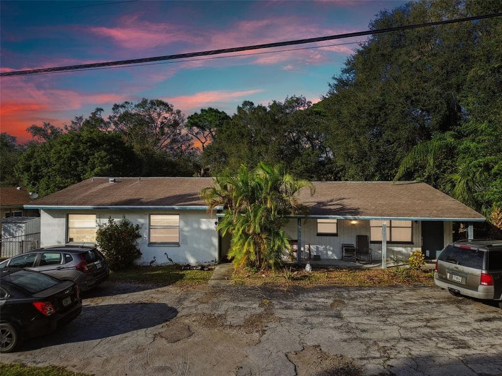 2761 DRYER AVENUE UNIT C LARGO, FL 33770