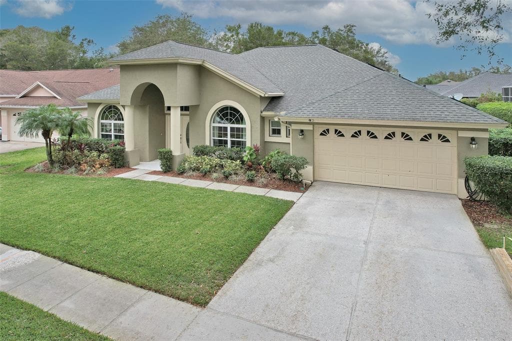 4948 WILLOW RIDGE TER TERRACE VALRICO, FL 33596
