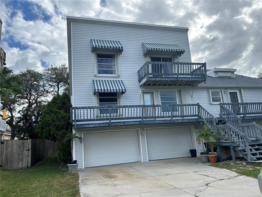 400 ULELAH AVENUE UNIT B PALM HARBOR, FL 34683