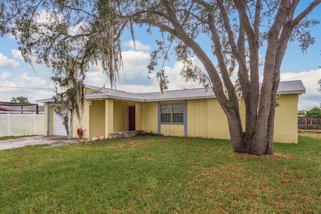 10006 N CONNECHUSETT ROAD TAMPA, FL 33617