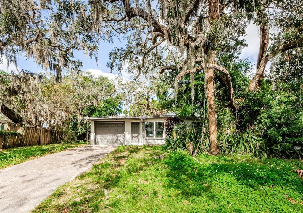 7247 CEDAR POINT DRIVE NEW PORT RICHEY, FL 34653