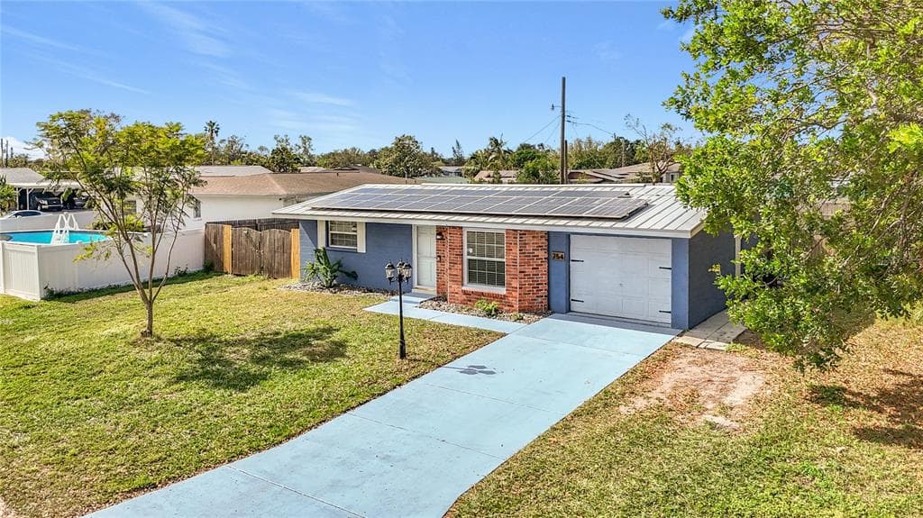 754 MELODY LANE BRADENTON, FL 34207