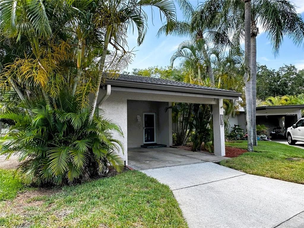 2652 BARKSDALE COURT CLEARWATER, FL 33761