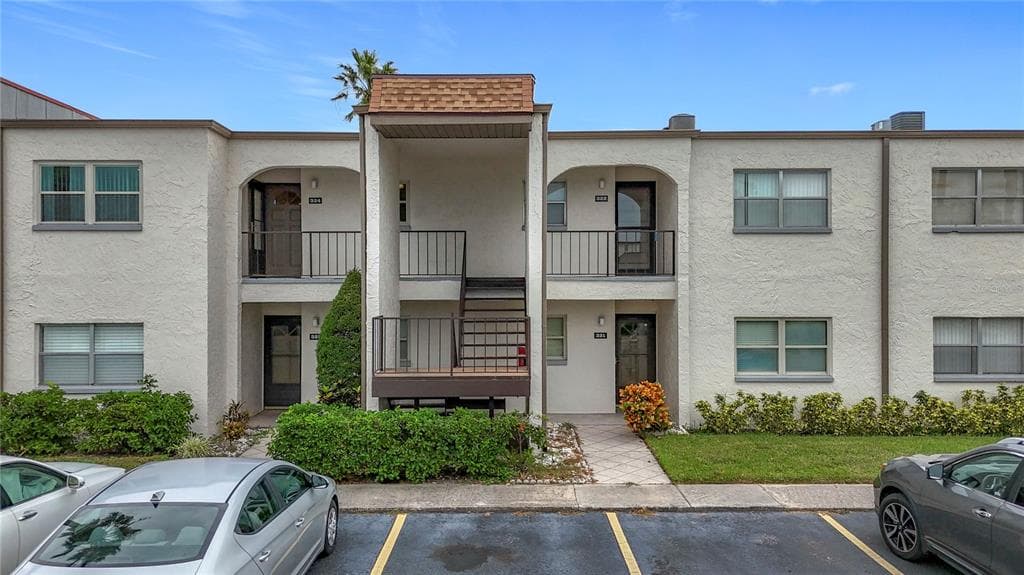 7701 STARKEY ROAD UNIT 324 SEMINOLE, FL 33777
