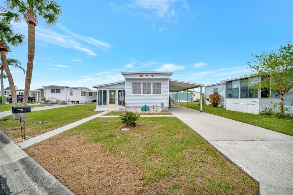 122 E SAINT JOHNS WAY APOLLO BEACH, FL 33572