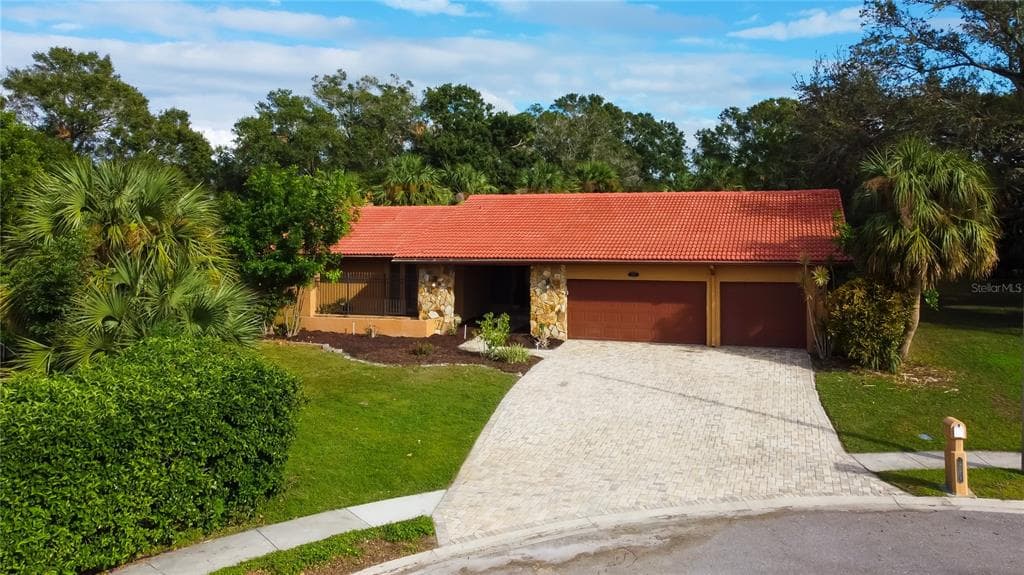 2674 CONCORDE COURT CLEARWATER, FL 33761