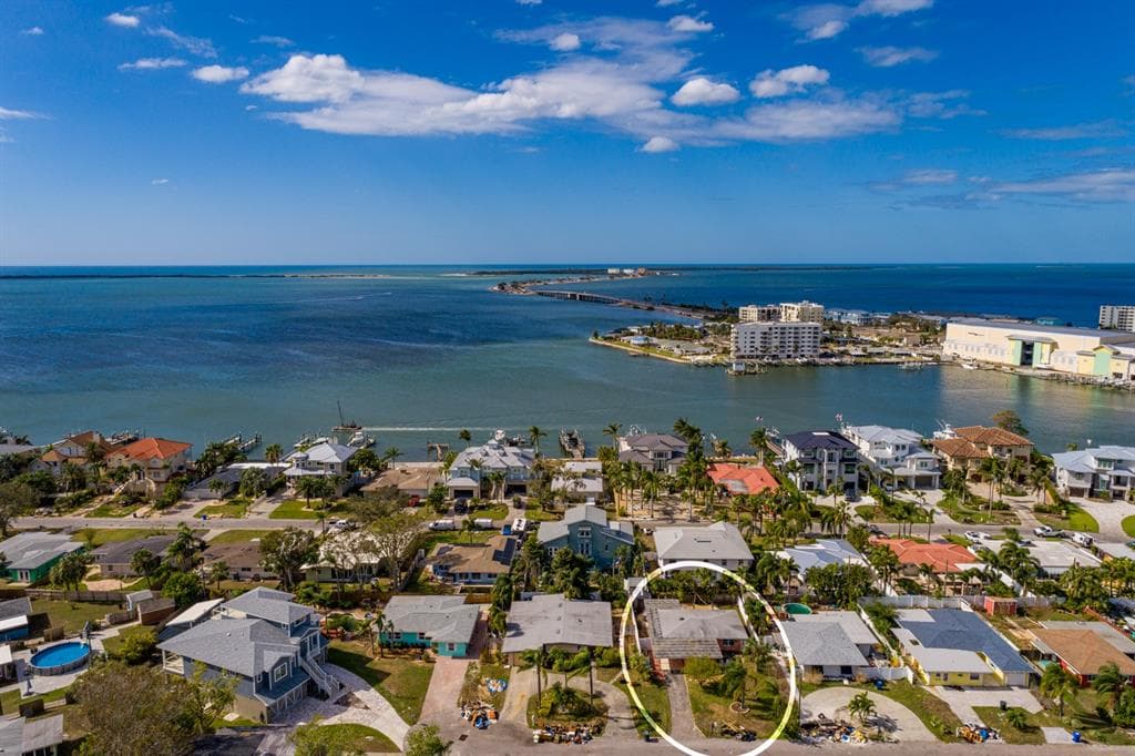 2460 TRADEWINDS DRIVE DUNEDIN, FL 34698