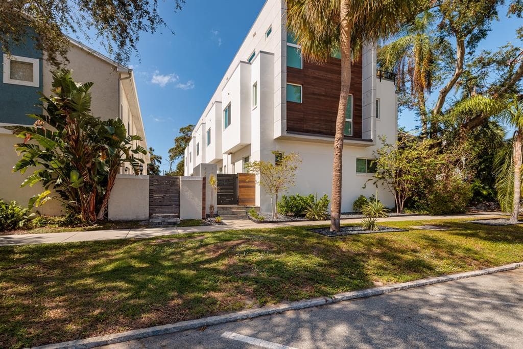 357 7TH STREET S ST PETERSBURG, FL 33701
